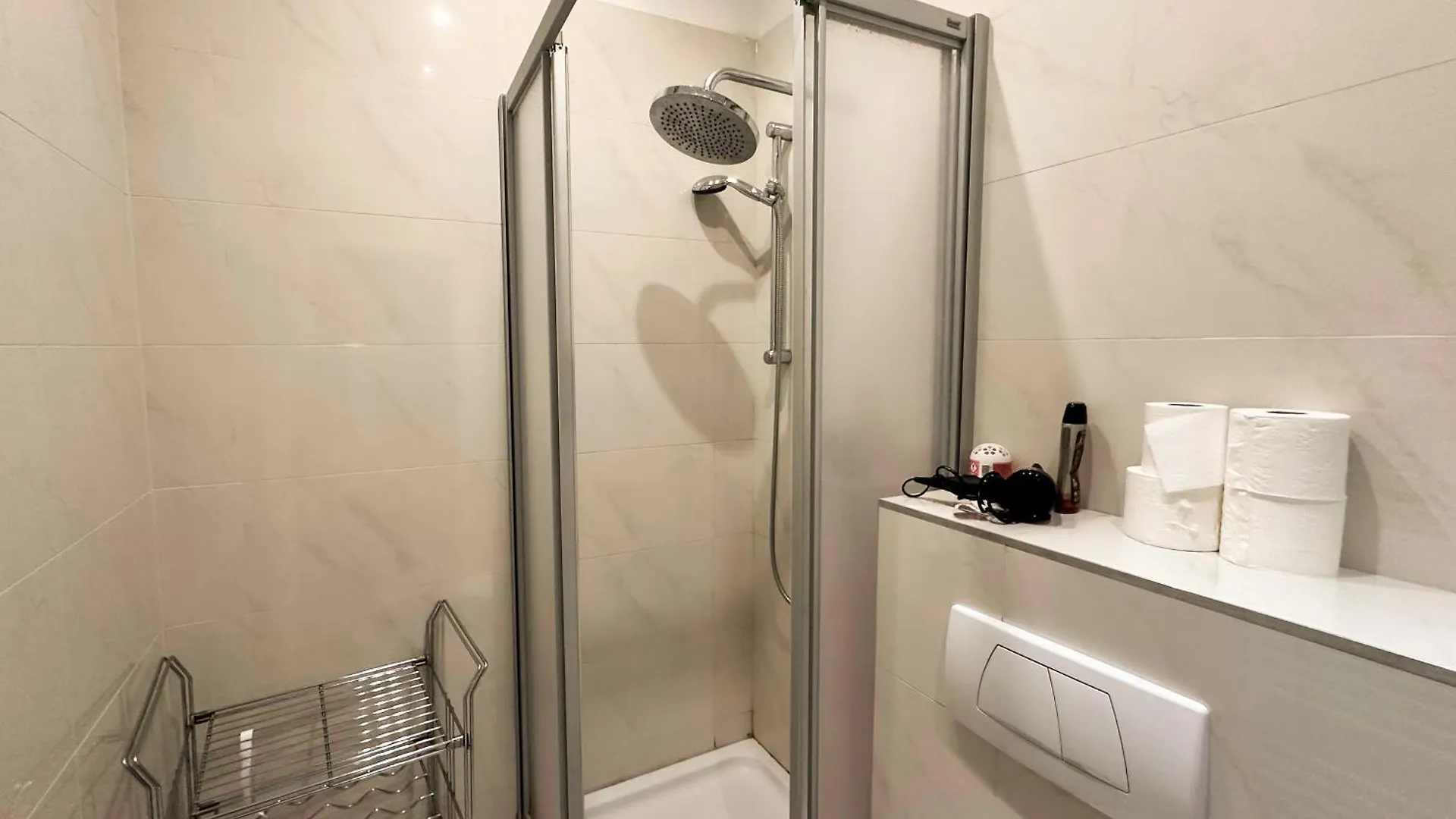 Lovely Rooms In Brigittenau Area Mm10 Wien Privatunterkunft